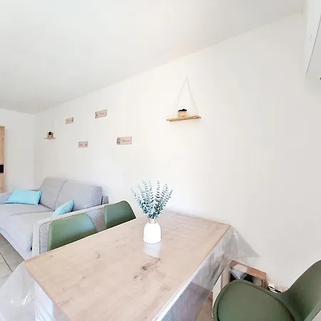 Apartamento Cosy - Clim, Wifi & Parking